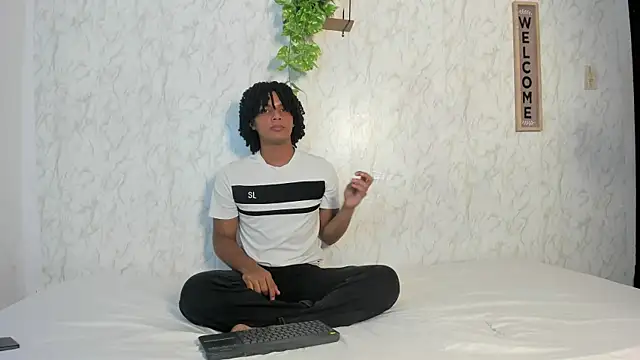boys hardroom online show from July 14, 1:06 am