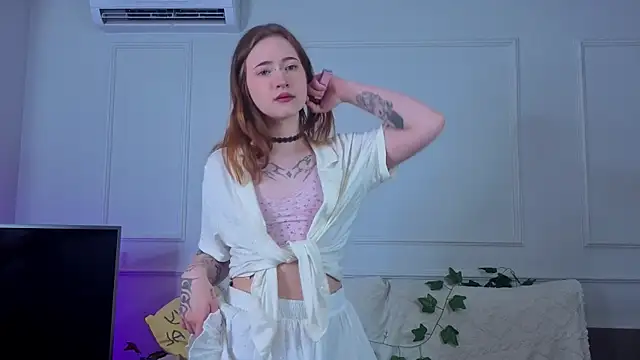 JoyaEsquibel online show from July 12, 2:01 am
