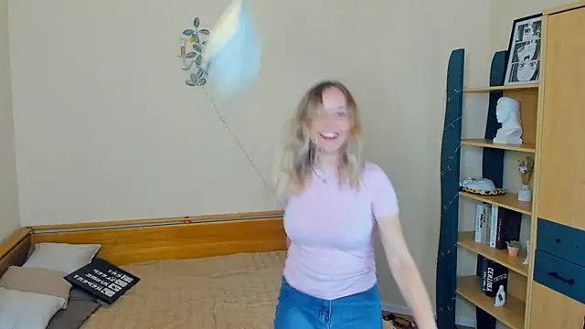 OraliaRokusek online show from July 14, 6:12 pm