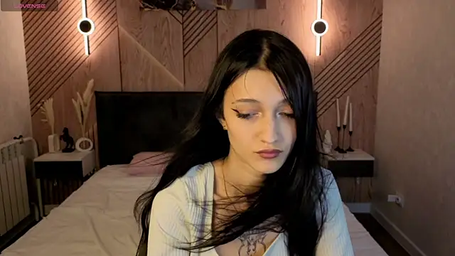Emily Carteri online show from July 12, 9:10 am