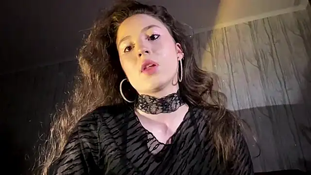 CrispyVeil online show from July 9, 9:22 am