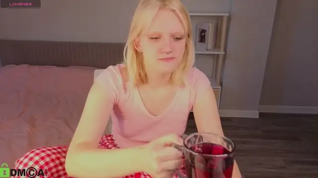 Lilly Jhonass online show from July 16, 12:59 am