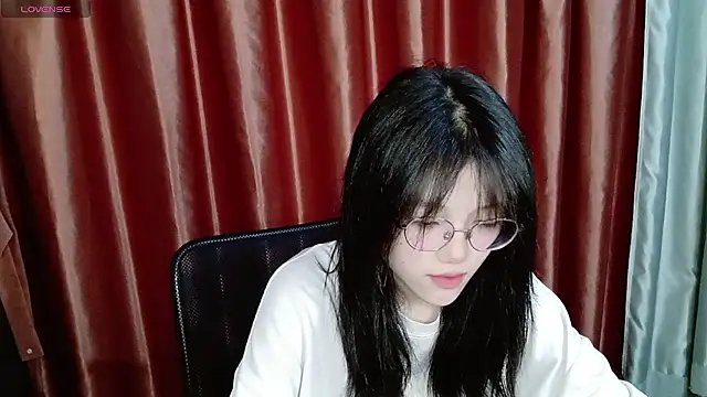 Elowen-6 online show from July 14, 11:15 am