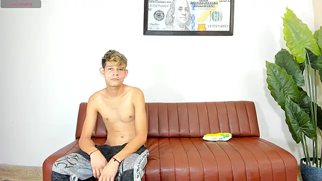 threedirtyhard online show from July 10, 1:17 am