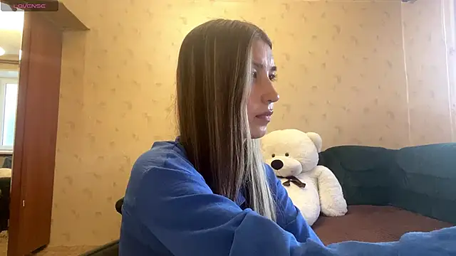 EIIieRin online show from July 10, 3:34 pm