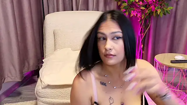 VelvetRavenXX online show from July 10, 5:19 am