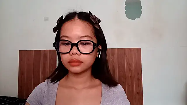 CrissyDeshaies online show from July 14, 6:29 am
