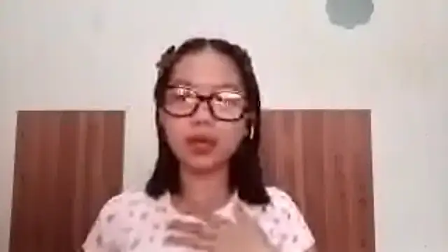 CrissyDeshaies online show from July 13, 1:39 am