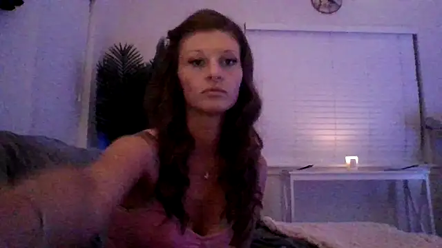 LuciousItaliaaa online show from July 9, 4:37 am