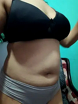 Spicy Sizzler online show from August 4, 5:35 am