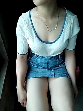 Donut Girl online show from August 4, 7:47 am
