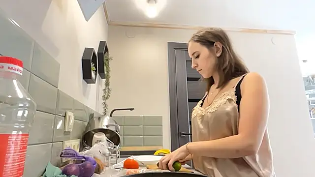 Mia labs online show from July 12, 9:10 am