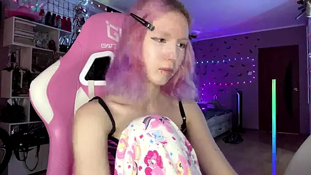 lonely bunny online show from July 13, 3:02 pm