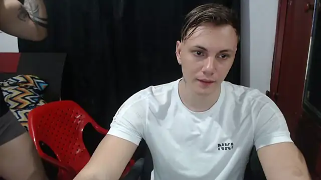 Snapshot of kike_energy chatting on November 2, 3:21 am kike energy online show from November 2, 3:21 am