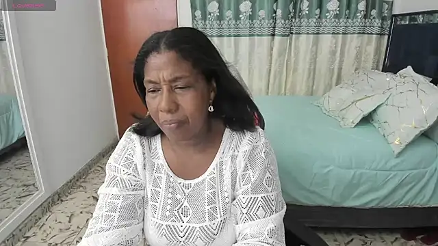 Snapshot of LupeAdams chatting on October 26, 3:57 am LupeAdams online show from October 26, 3:57 am