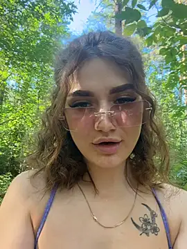 AlexandriaUrquhart online show from July 14, 10:21 am