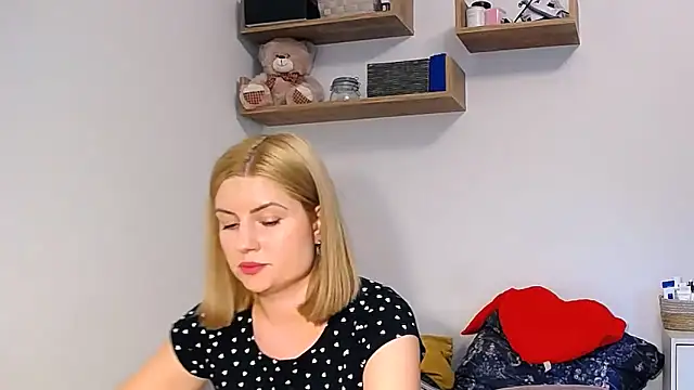 alisenties online show from September 26, 2:25 pm