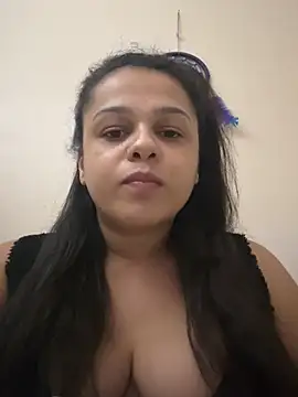 laisagauchinha online show from July 14, 6:18 am