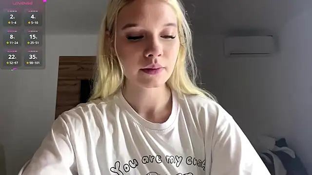 CarmellaCerra online show from July 18, 10:51 am
