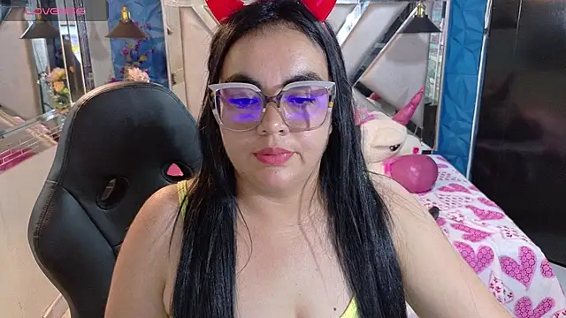megan glenda online show from July 22, 9:05 pm