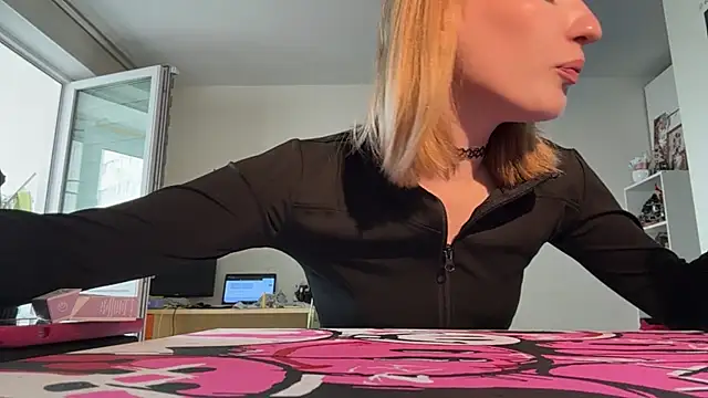 AnastaciaUltsch online show from July 20, 10:39 am