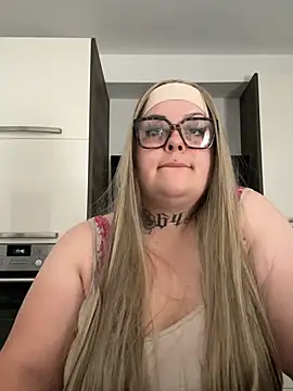 Peachy bella online show from August 7, 3:41 pm