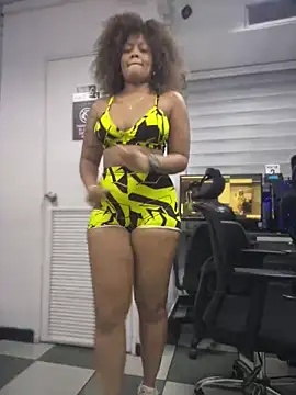 riri brunnete online show from November 6, 4:40 am