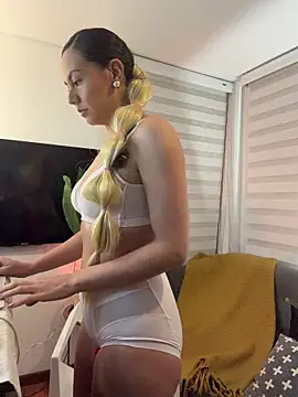 AliceMorettii online show from August 3, 11:54 pm