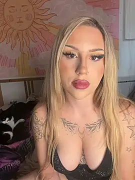 mila kween online show from July 26, 1:19 pm