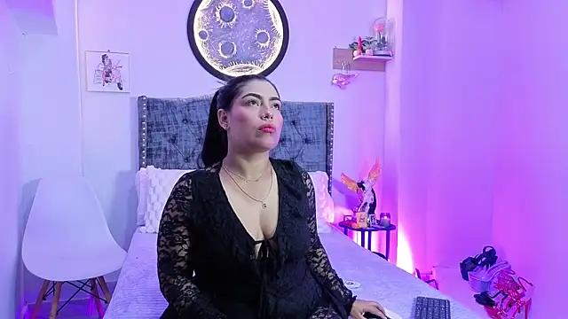 kyana cream online show from July 25, 12:01 pm