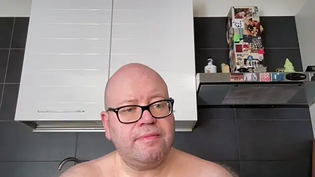 theitalianbear online show from July 21, 6:47 am