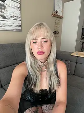 LatXkatz online show from August 4, 3:18 pm