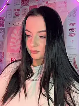 PinkyKitten online show from August 2, 6:00 pm