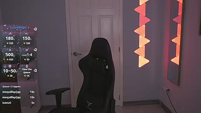 Snapshot of DanikaDillan chatting on October 22, 3:00 am DanikaDillan online show from October 22, 3:00 am