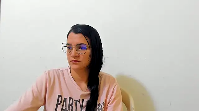 MARILYN GARCIA online show from December 4, 1:02 pm