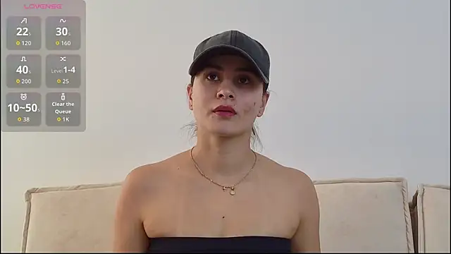 SerenaAurea online show from August 9, 6:44 pm