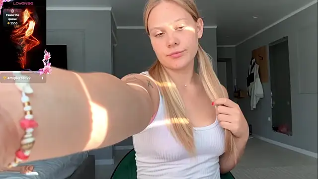 ElizaEnsz online show from August 9, 1:04 pm