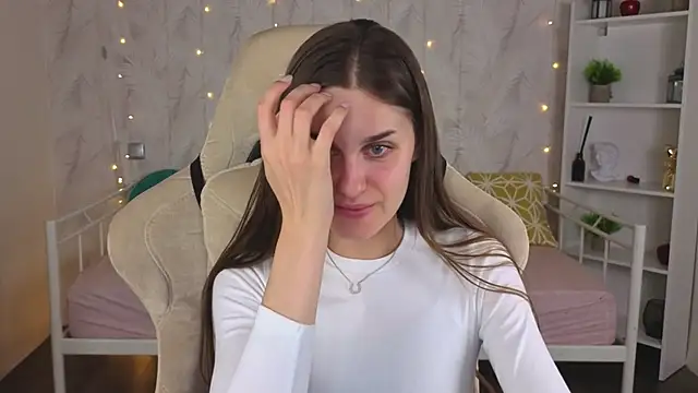 Alison Bell online show from August 9, 12:08 am