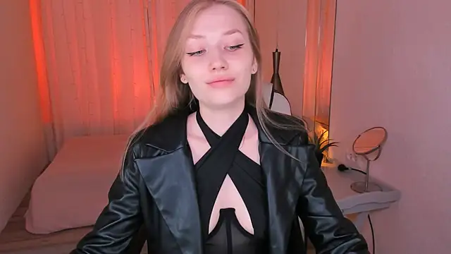 Snapshot of DakotaMabs chatting on October 9, 9:35 am DakotaMabs online show from October 9, 9:35 am