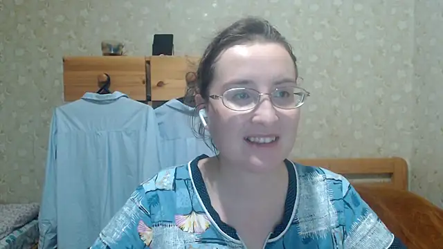 Snapshot of Smart_Rose chatting on October 11, 1:43 am Smart Rose online show from October 11, 1:43 am