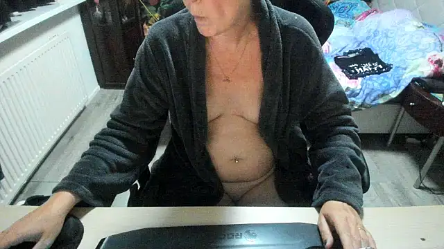 minoesje37 online show from September 27, 7:54 pm