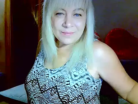 Snapshot of AgoniA7 chatting on October 8, 3:44 am AgoniA7 online show from October 8, 3:44 am