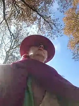 Snapshot of MucMilf59 chatting on October 15, 8:50 am MucMilf59 online show from October 15, 8:50 am