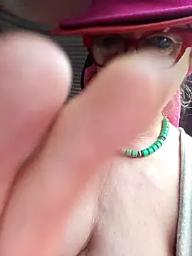 Snapshot of MucMilf59 chatting on October 9, 4:00 pm MucMilf59 online show from October 9, 4:00 pm