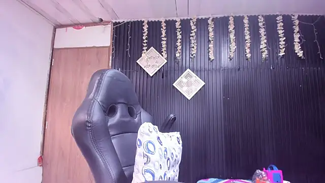 lalanaughty online show from November 17, 2:18 pm