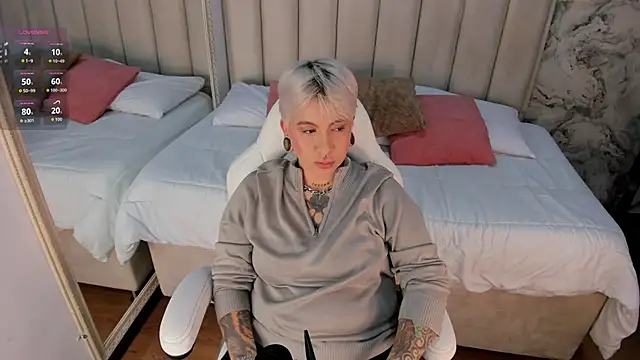 Snapshot of amy_ink chatting on October 1, 11:15 am amy ink online show from October 1, 11:15 am