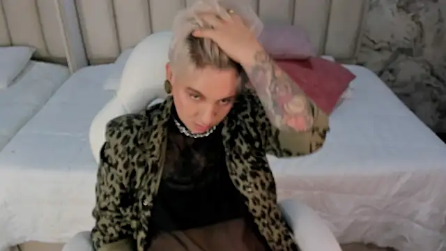 Snapshot of amy_ink chatting on October 11, 11:47 am amy ink online show from October 11, 11:47 am