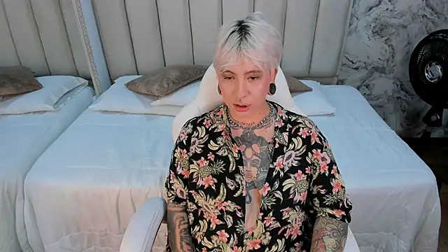 Snapshot of amy_ink chatting on October 5, 11:37 am amy ink online show from October 5, 11:37 am