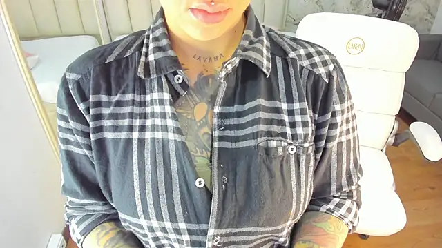 Snapshot of amy_ink chatting on October 20, 11:35 am amy ink online show from October 20, 11:35 am