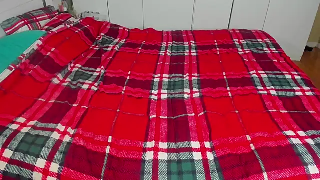 Snapshot of GoldCurves chatting on October 29, 7:01 am GoldCurves online show from October 29, 7:01 am